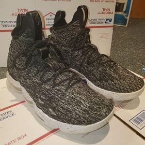 Lebron 15 'Ashes' size 12